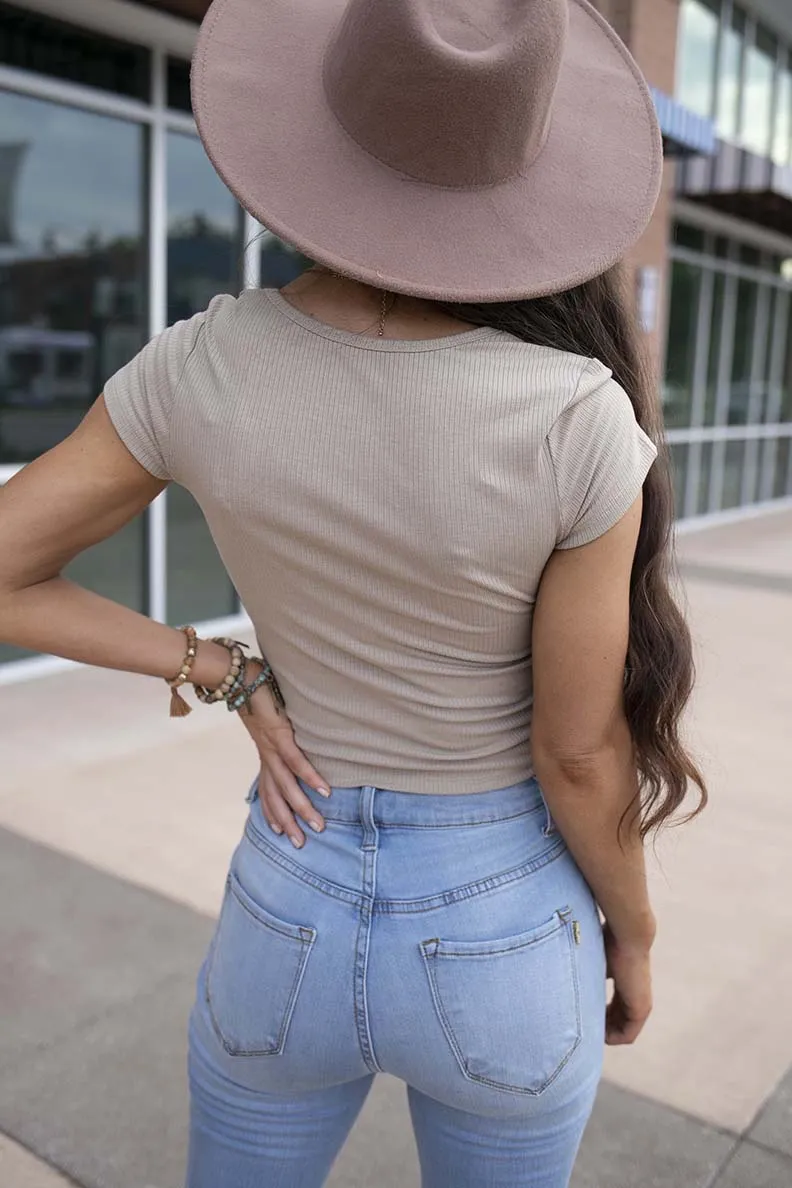 Lyra Ribbed Cropped V-Neck Top - Tan