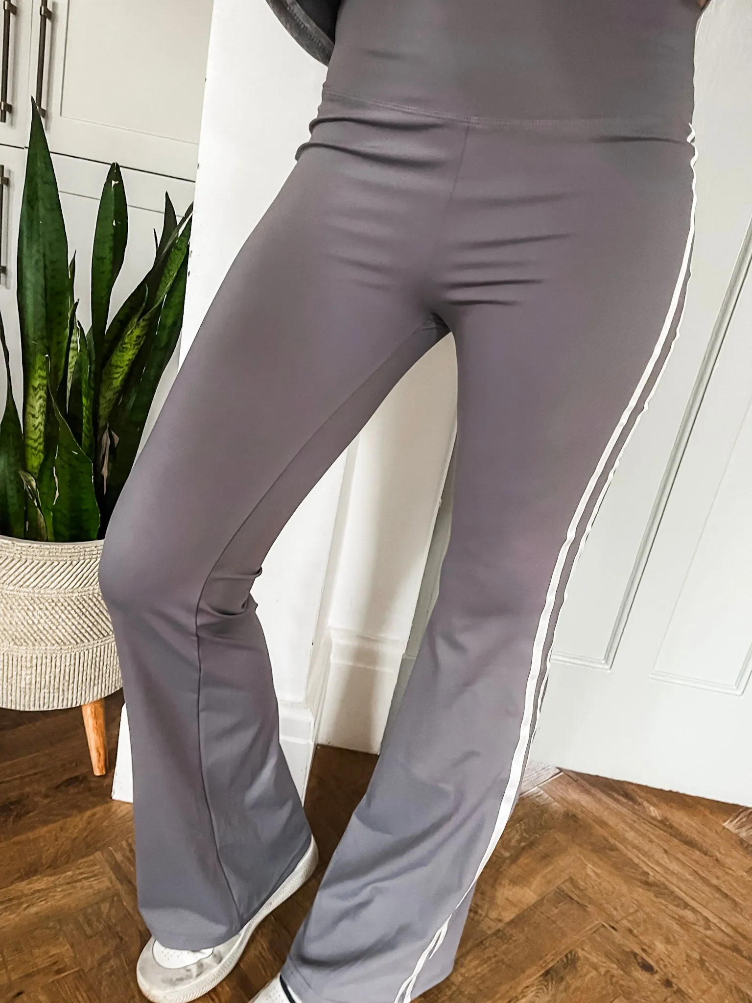 Sports Stripe Flared Leggings