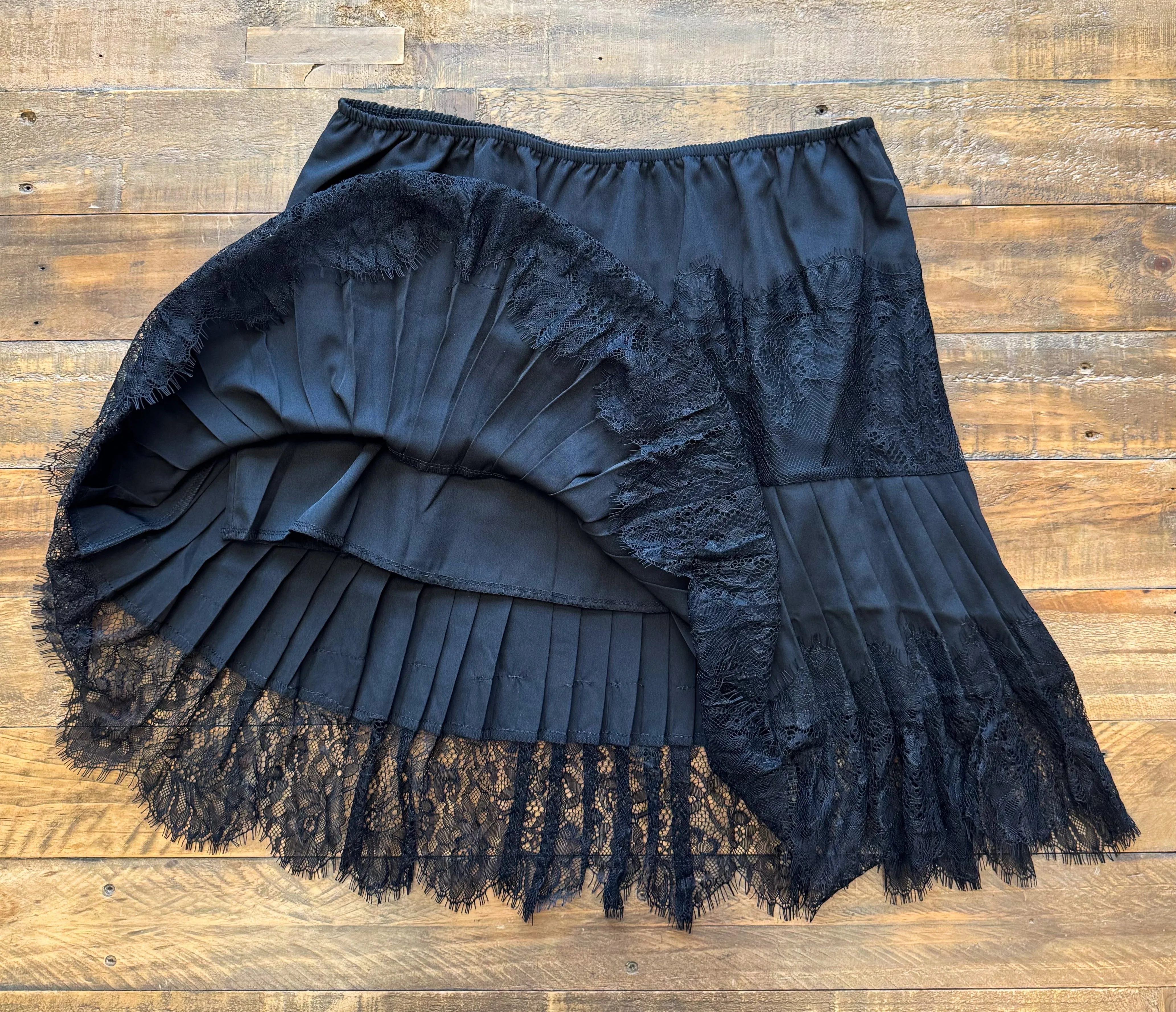 VIVIANE LACE SLIP SKIRT
