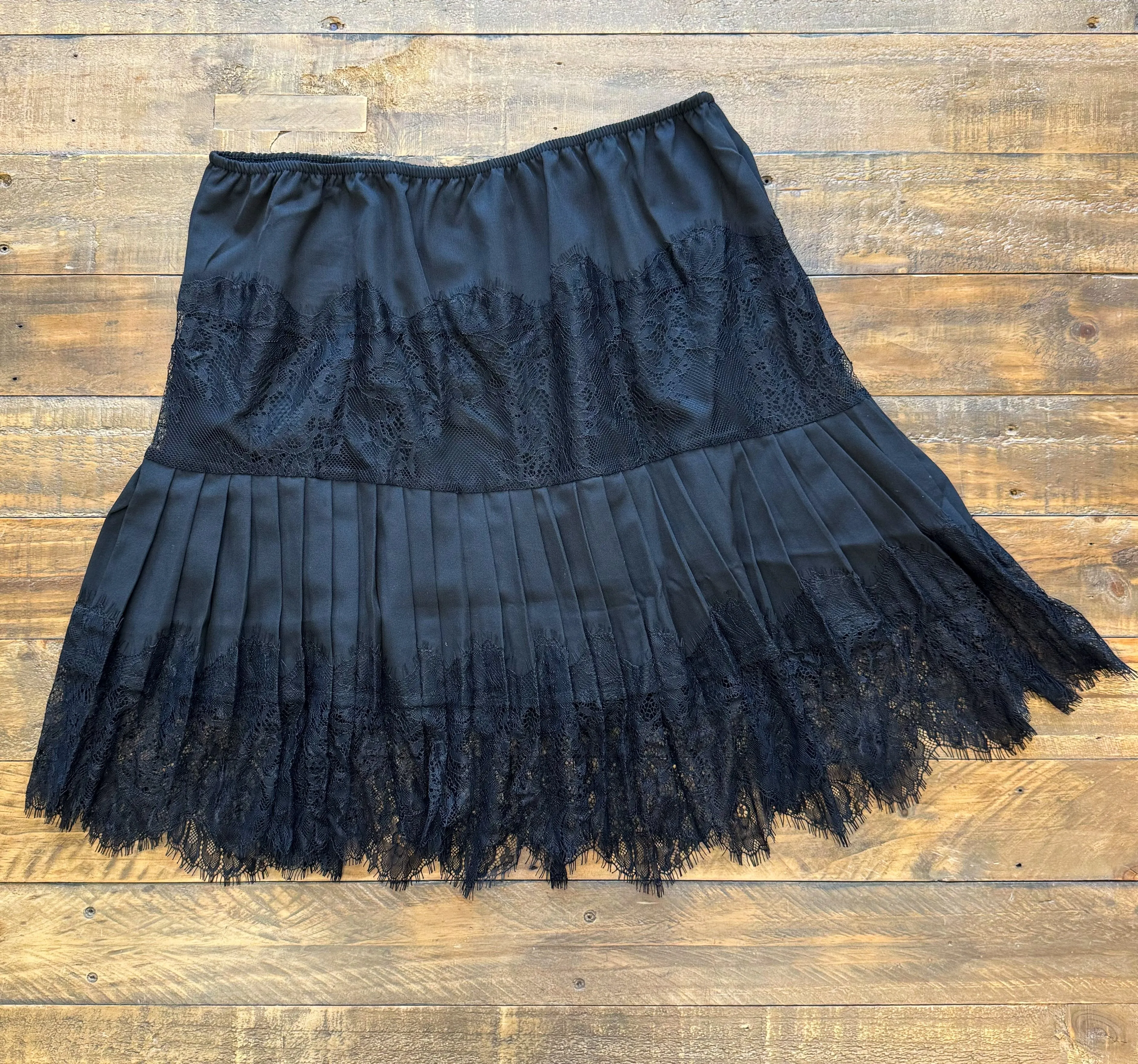VIVIANE LACE SLIP SKIRT